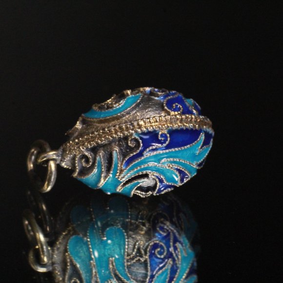 ATQ ART NOUVEAU KOKOSHNIK STERLING SILVER BLUE HUES CLOISONNE RUSSIAN EGG CHARM - Picture 5 of 7